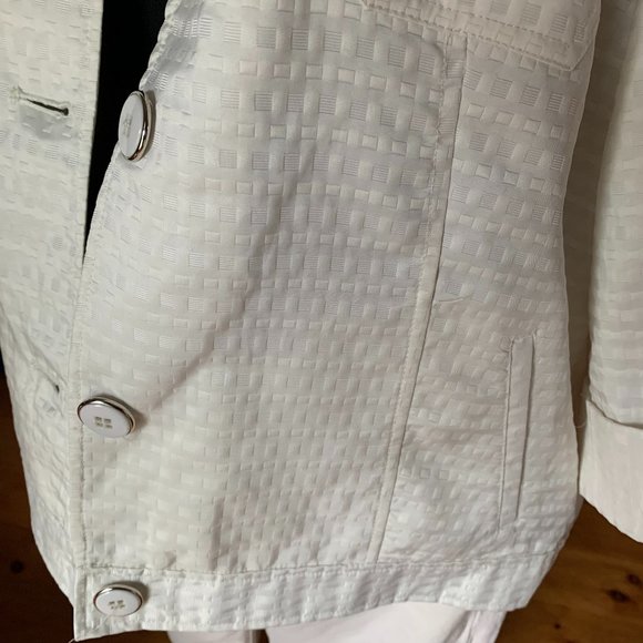 White light jacket - Picture 2 of 6
